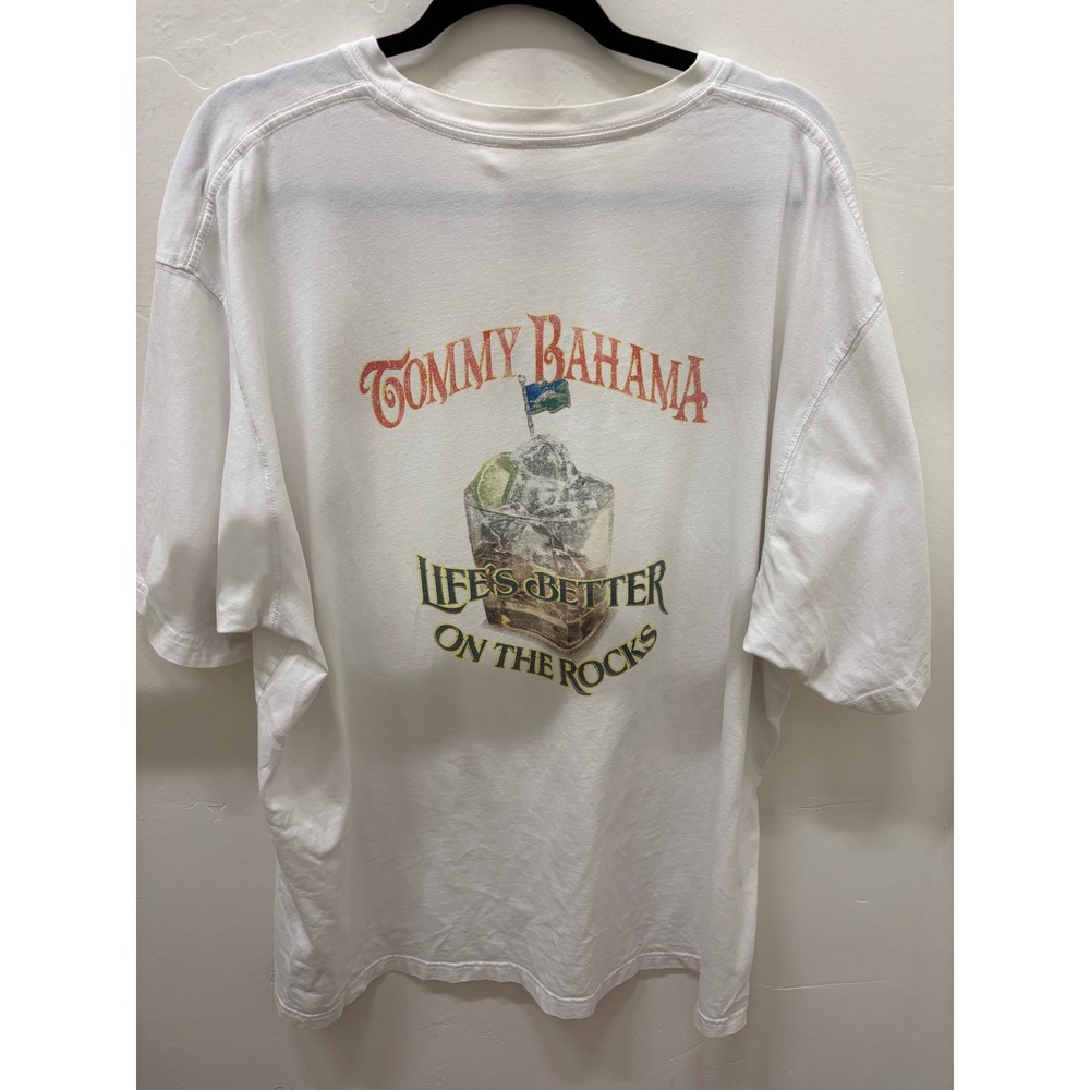 Tommy Bahama Relax Mens XXL White Graphic T-Shirt Lifes Better On The Rocks